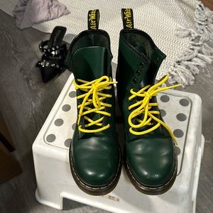 GREEN DOC MARTEN